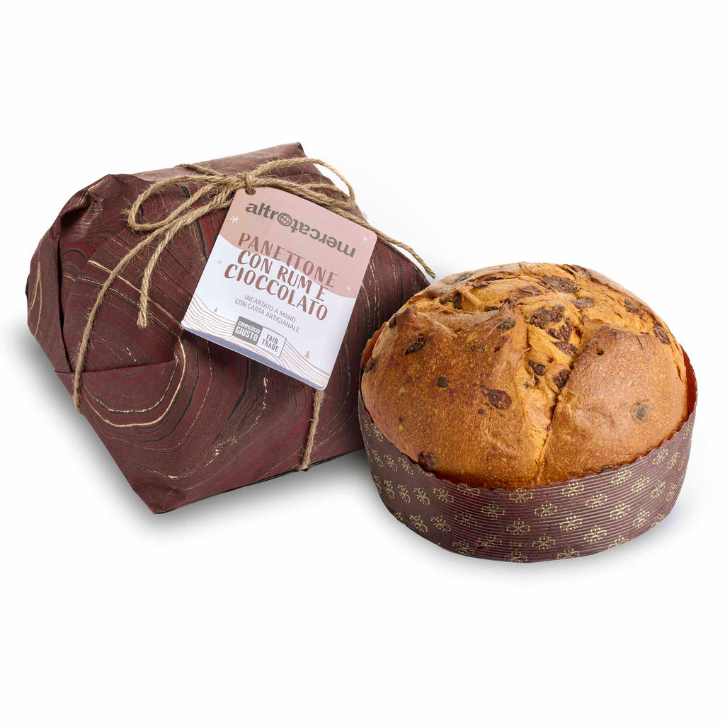 Panettone con rum e cioccolato